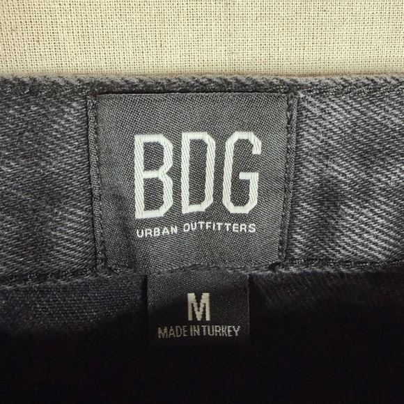 BDG‎ UO Button Front Mini Denim Skirt size Medium Black - Picture 2 of 8